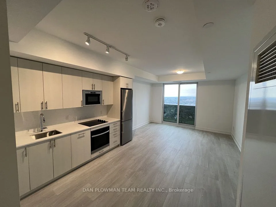 2545 Simcoe Street N PH09, Oshawa, ON L1L 0W3