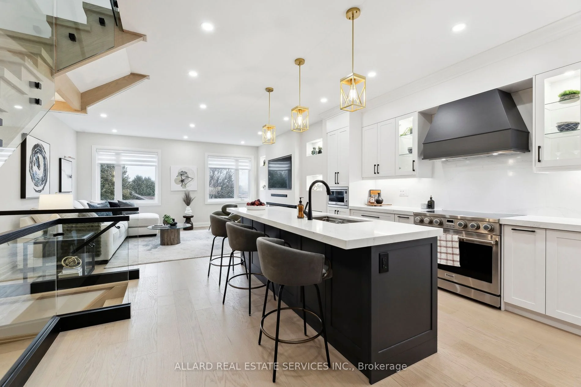 Att/Row/Townhouse in Pickering