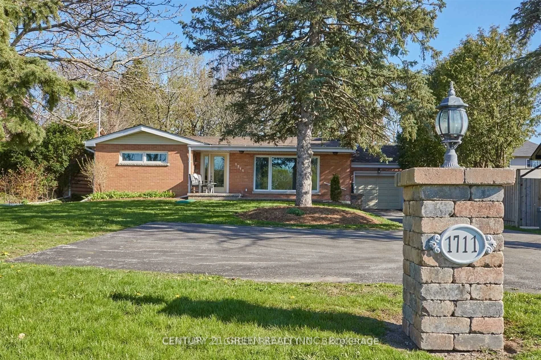1711 Highway 2 Street, Clarington, On L1e 2r5