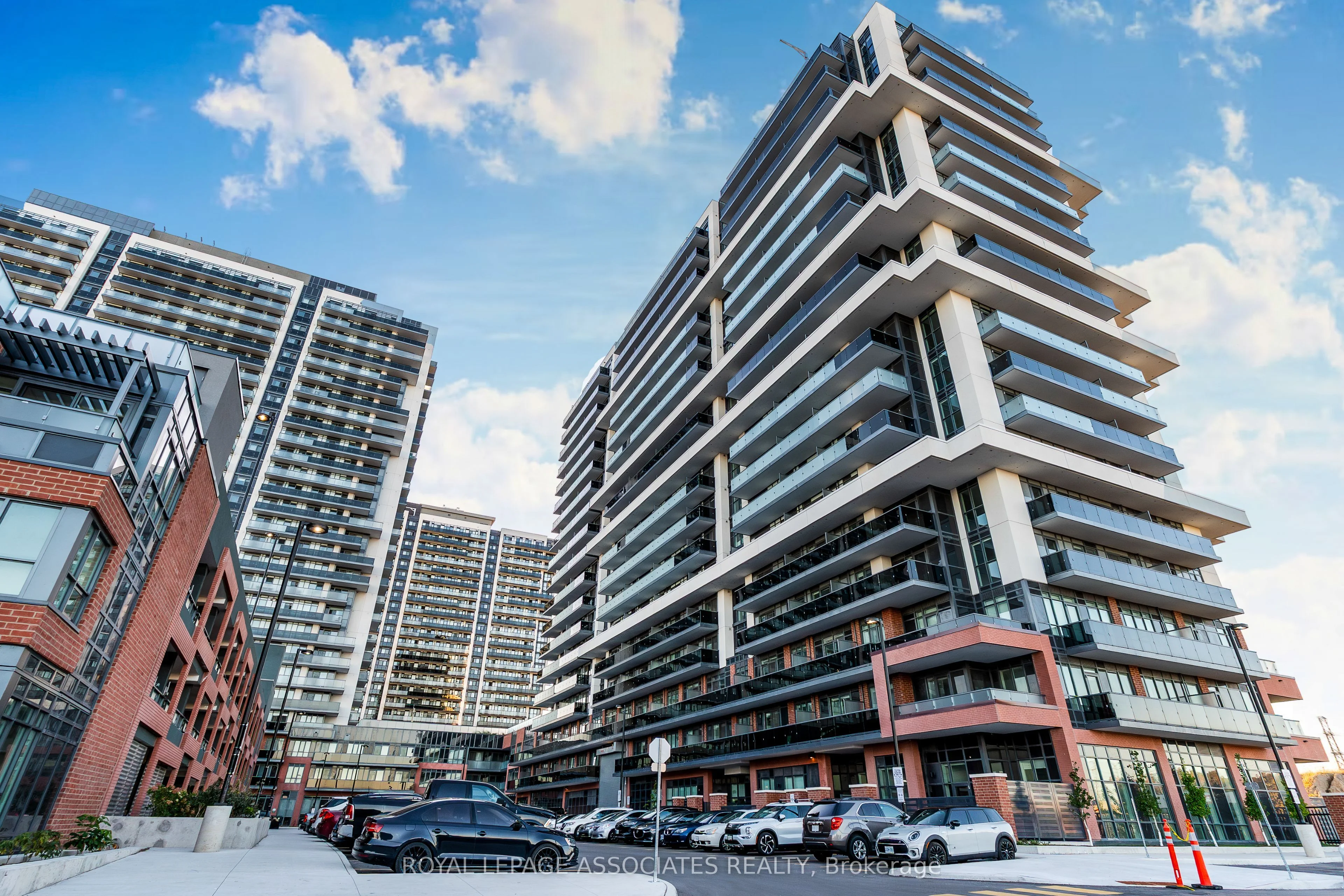 2545 Simcoe Street N 1832, Oshawa, ON L1L 0W3