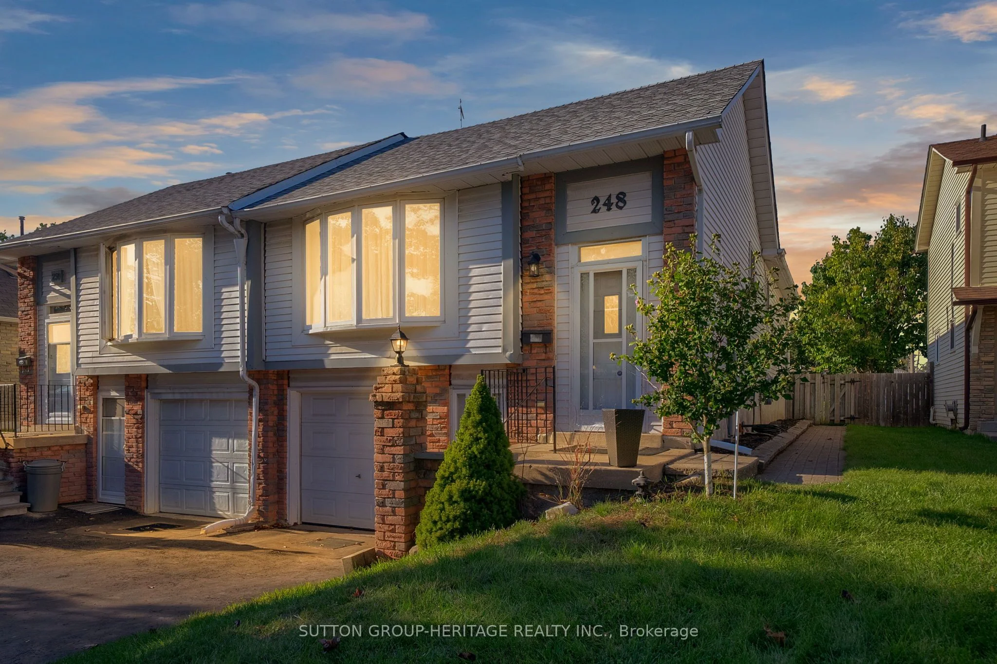 248 Northminster Court, Oshawa, ON L1G 7M6