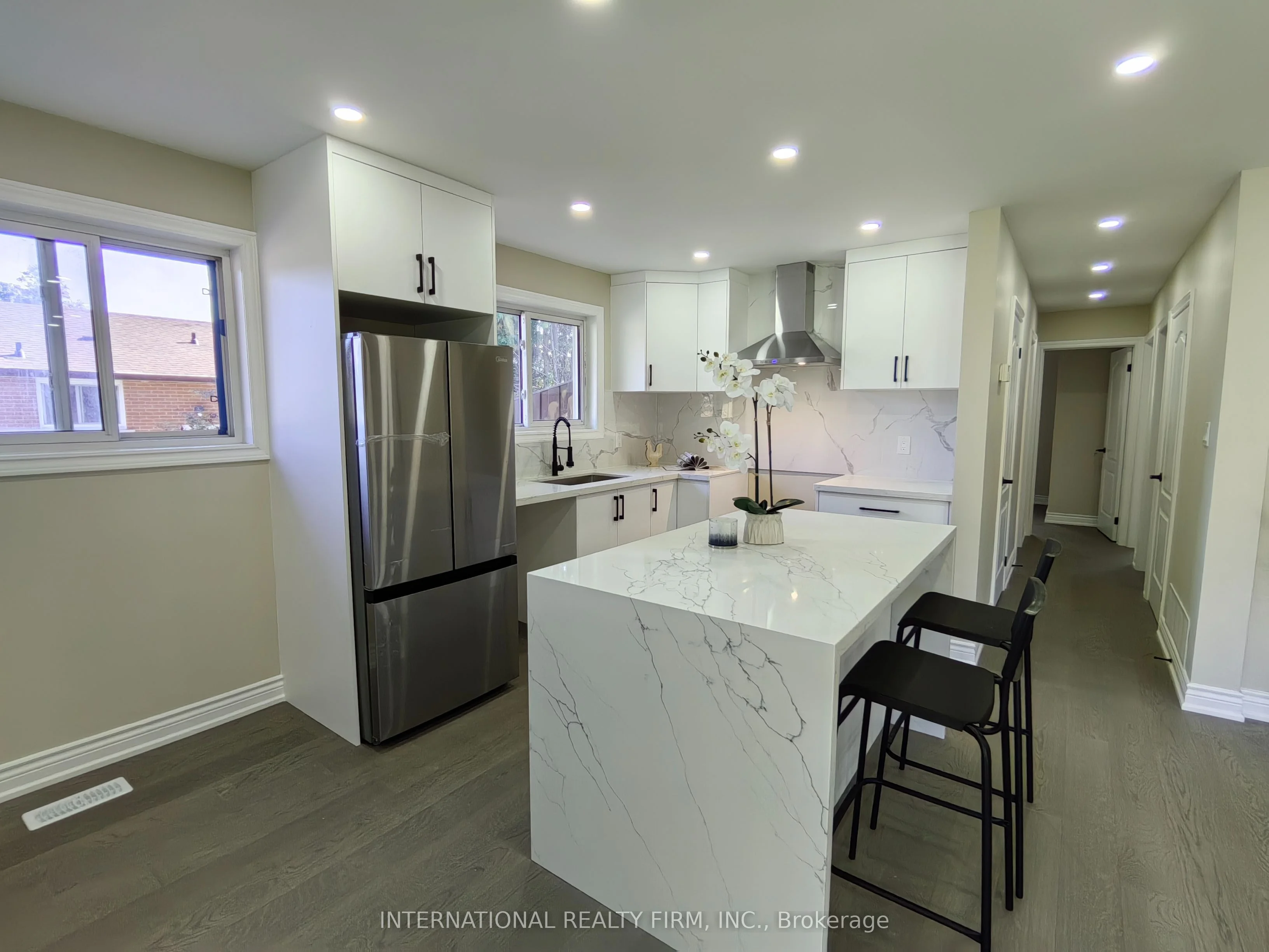 463 Rossland Road E, Oshawa, ON L1G 2X3