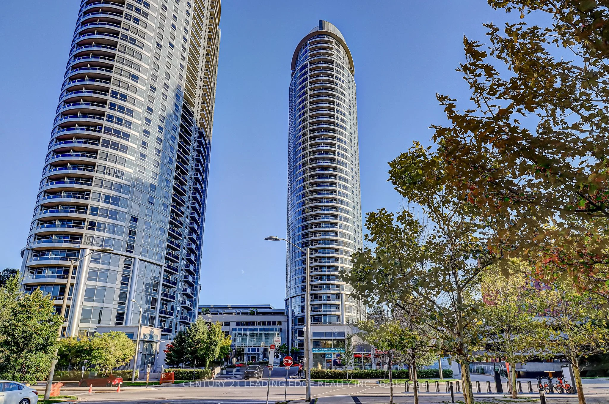 125 Village Green Square 3311, Toronto E07, ON M1S 0G3