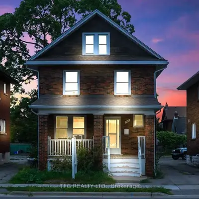 Triplex in Oshawa