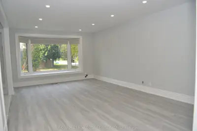 Semi-Detached in Pickering