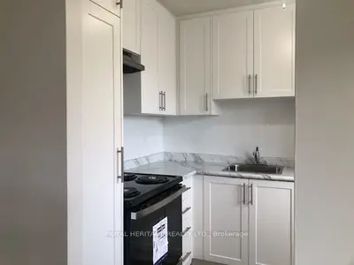 945 Simcoe Street N 103, Oshawa, ON L1G 4W3