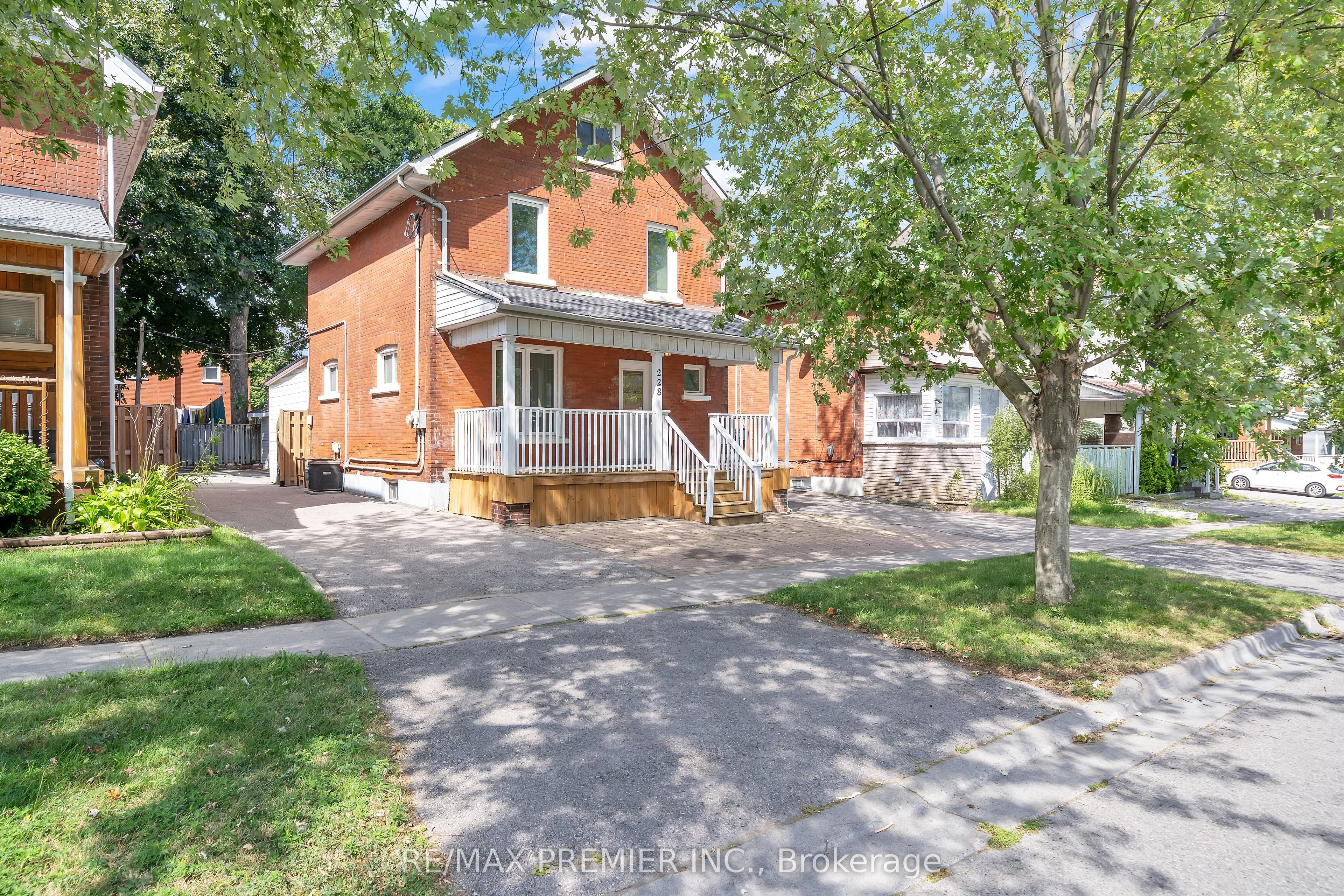 228 Bruce Street, Oshawa, ON L1H 1R5