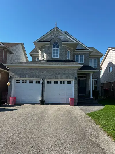 Detached in Oshawa