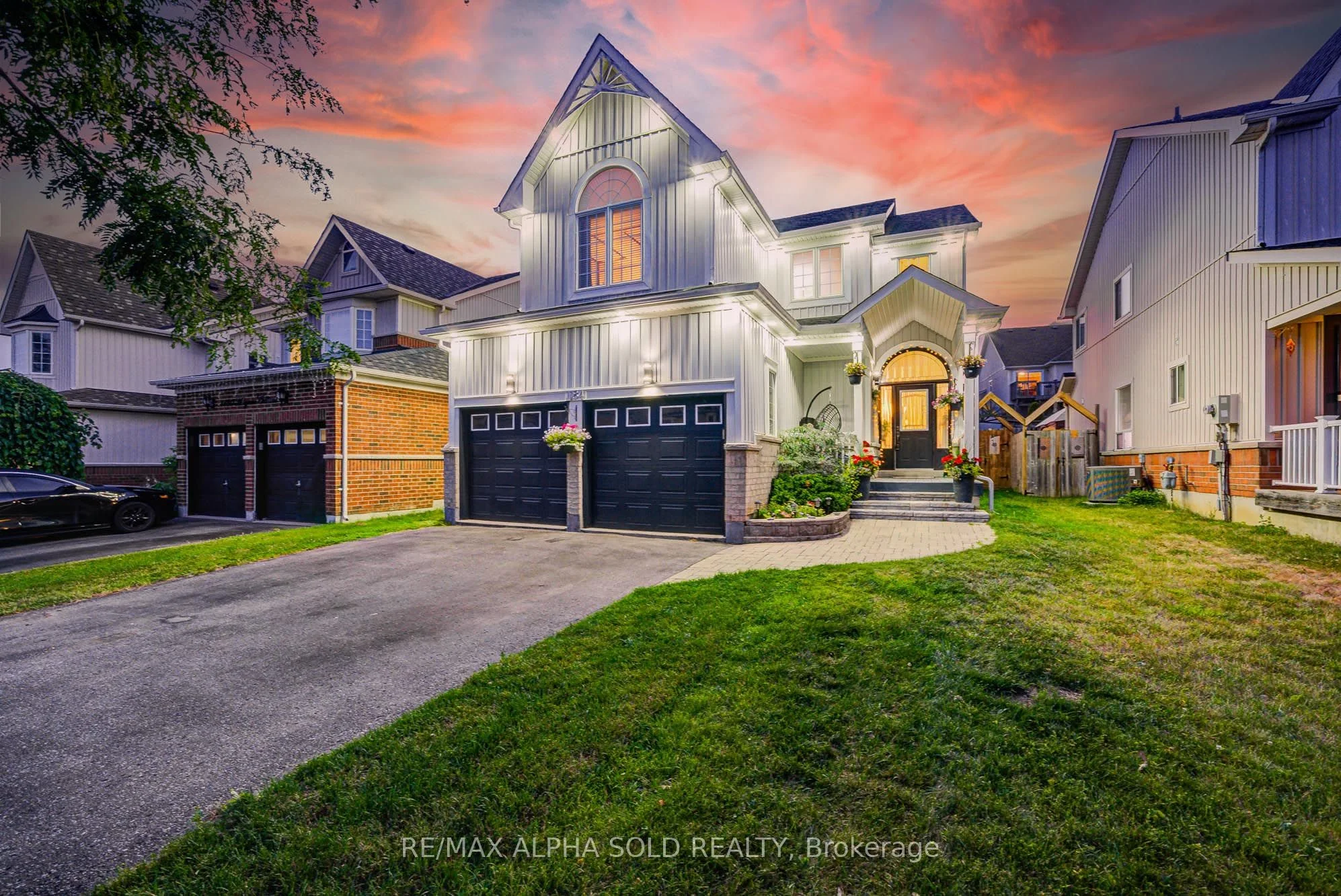 Detached in Oshawa