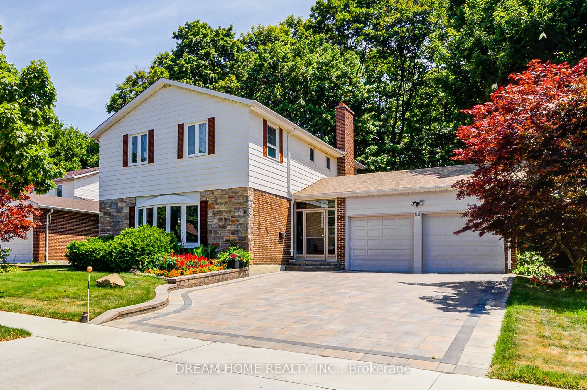 811 Huntingwood Drive, Toronto E05, ON M1T 2L8