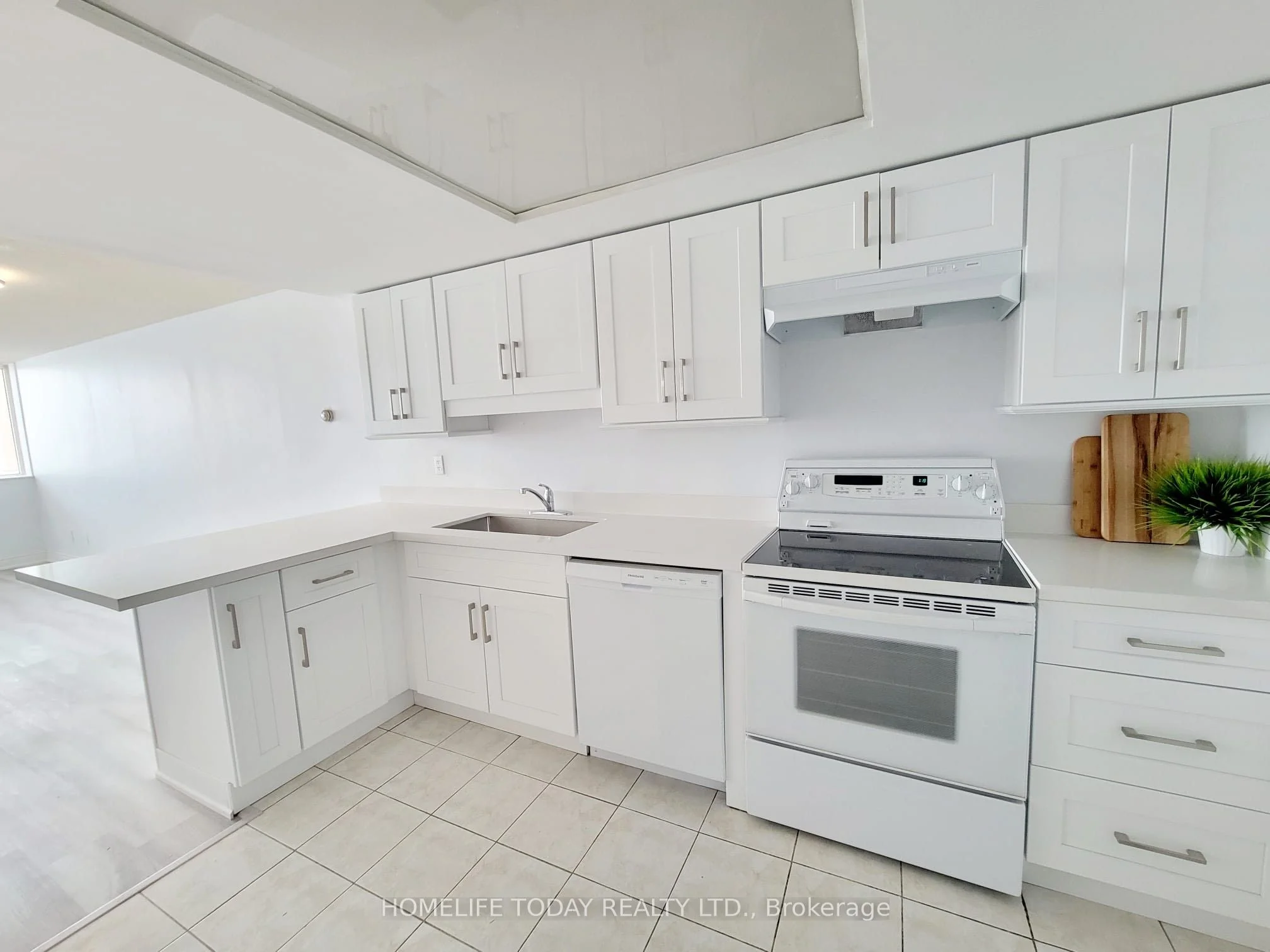 2460 Eglinton Avenue E 1510, Toronto E08, ON M1K 5J7