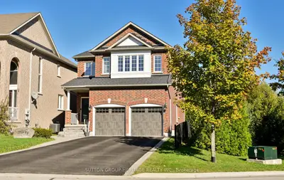 Detached in Whitby