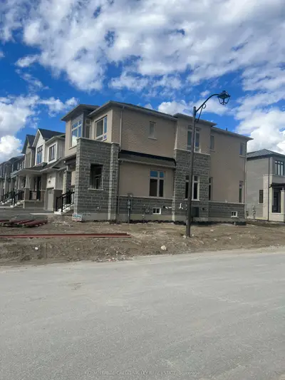 Detached in Oshawa