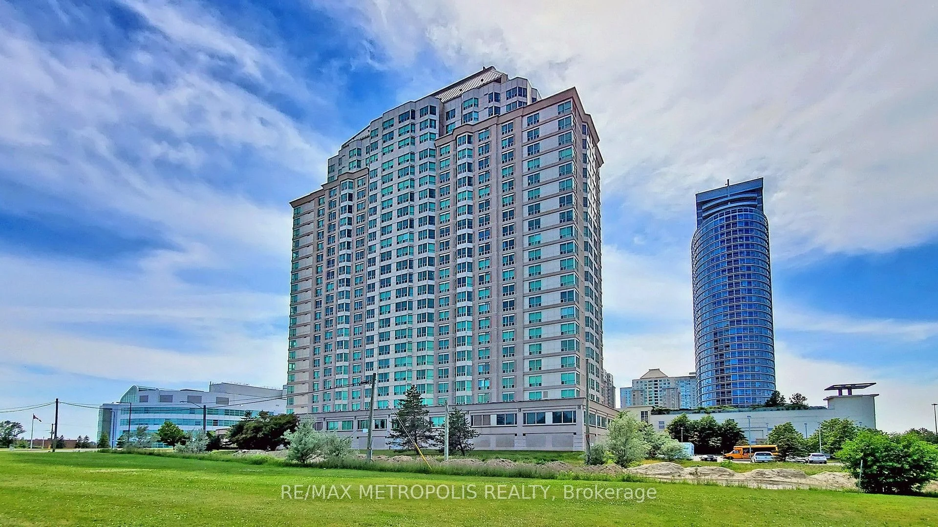11 Lee Centre Drive 1505, Toronto E09, On M1h 3j5