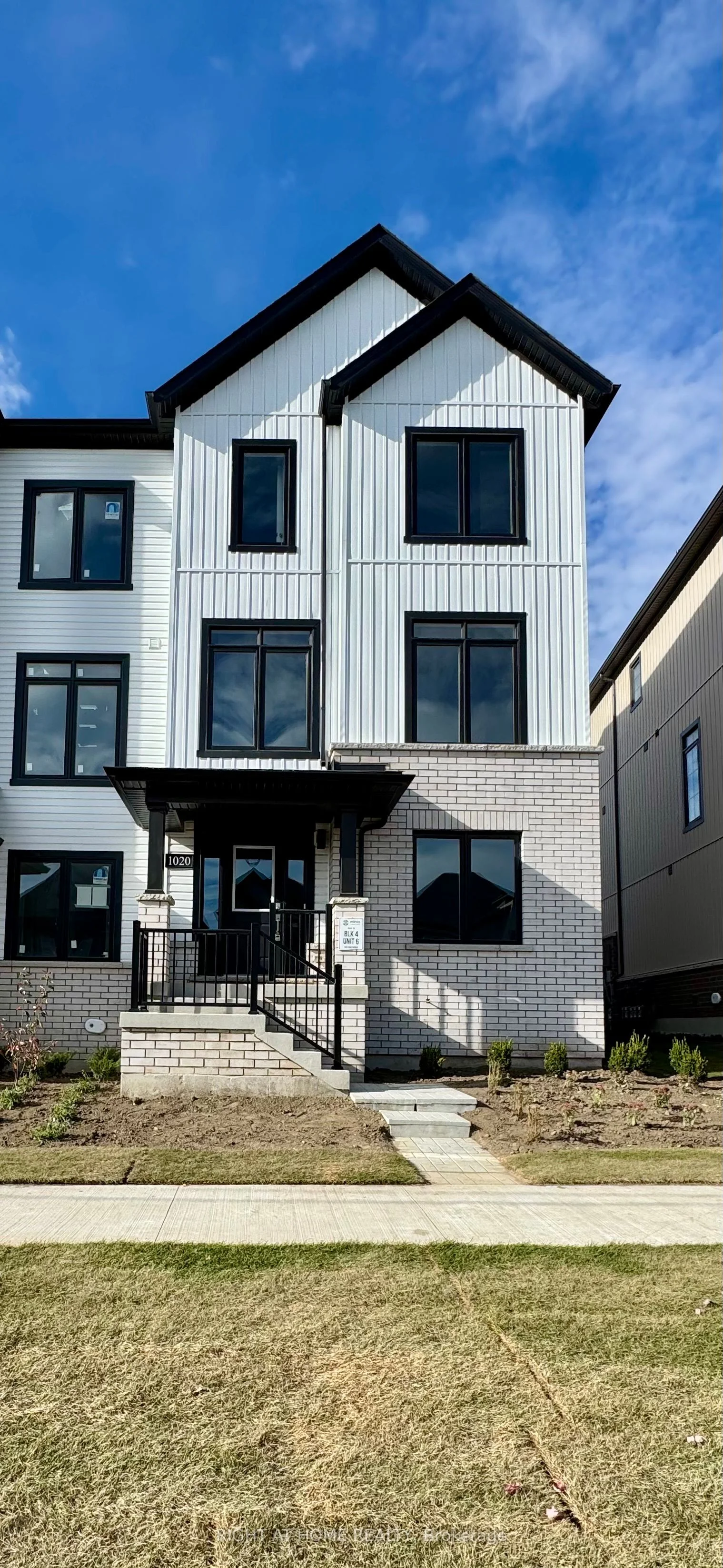 1020 Dyas Avenue, Oshawa, ON L1L 0X1