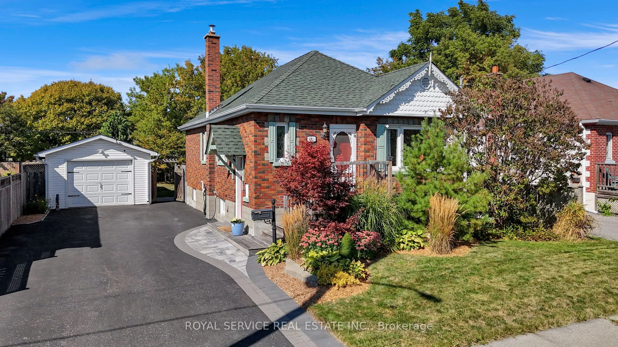240 George Street, Oshawa, ON L1H 2W5