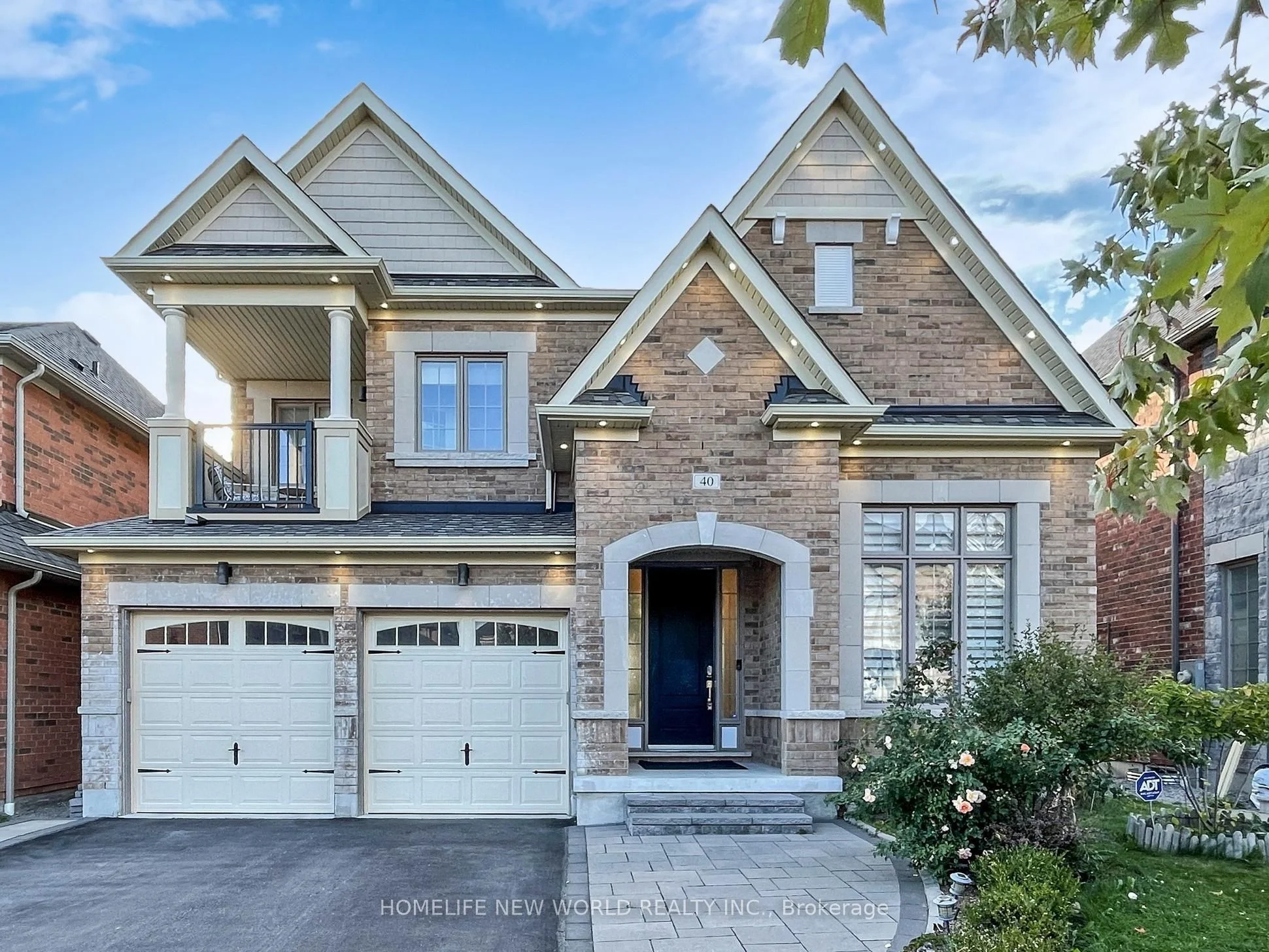 Detached in Whitby
