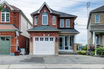 Detached in Pickering
