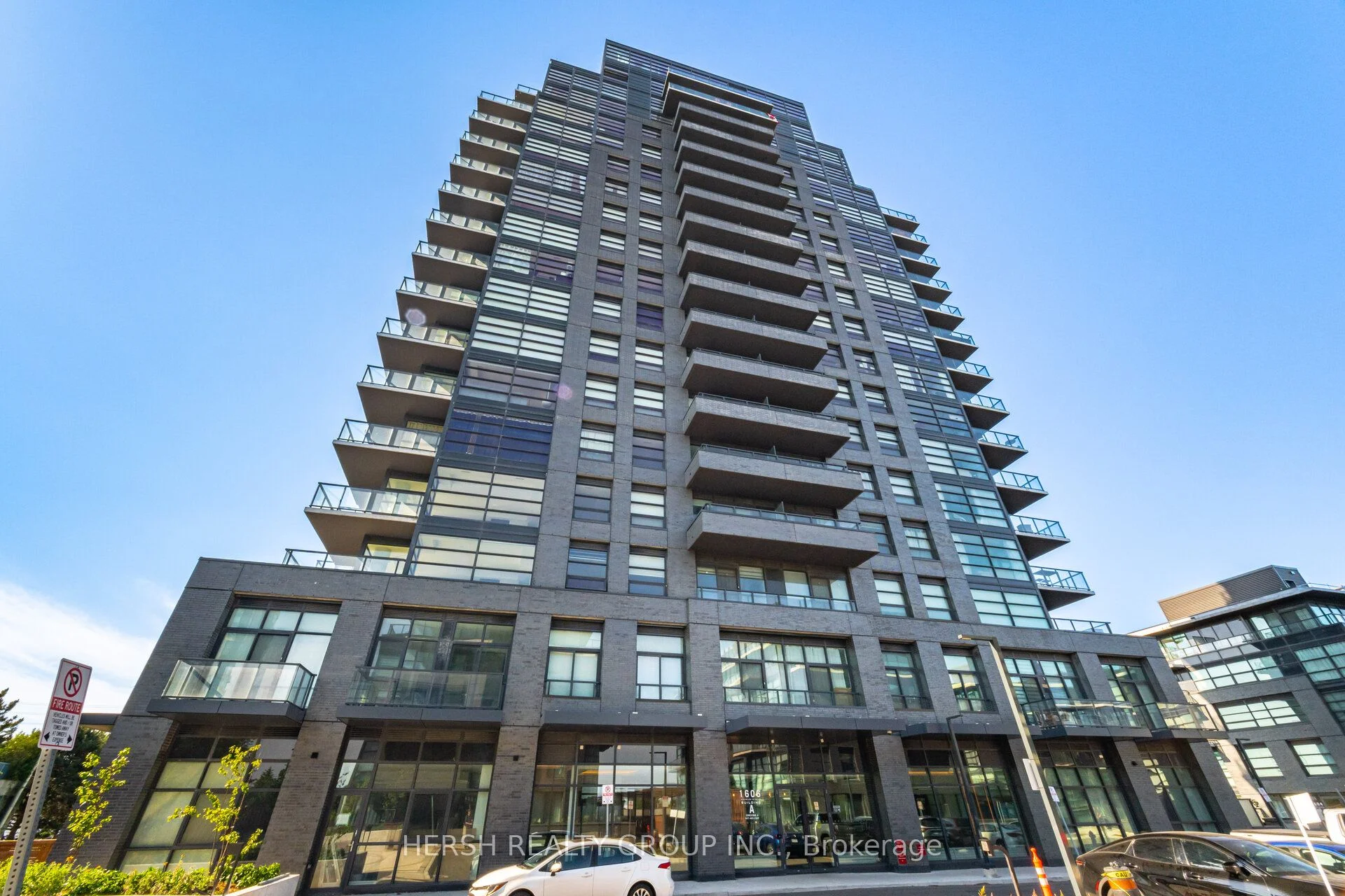 Condo Apartment in Whitby