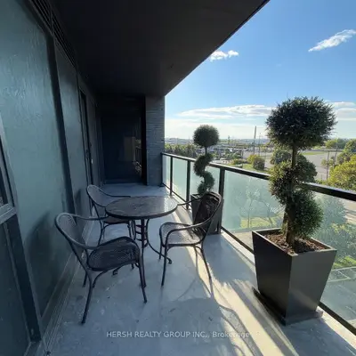 Condo Apartment in Whitby
