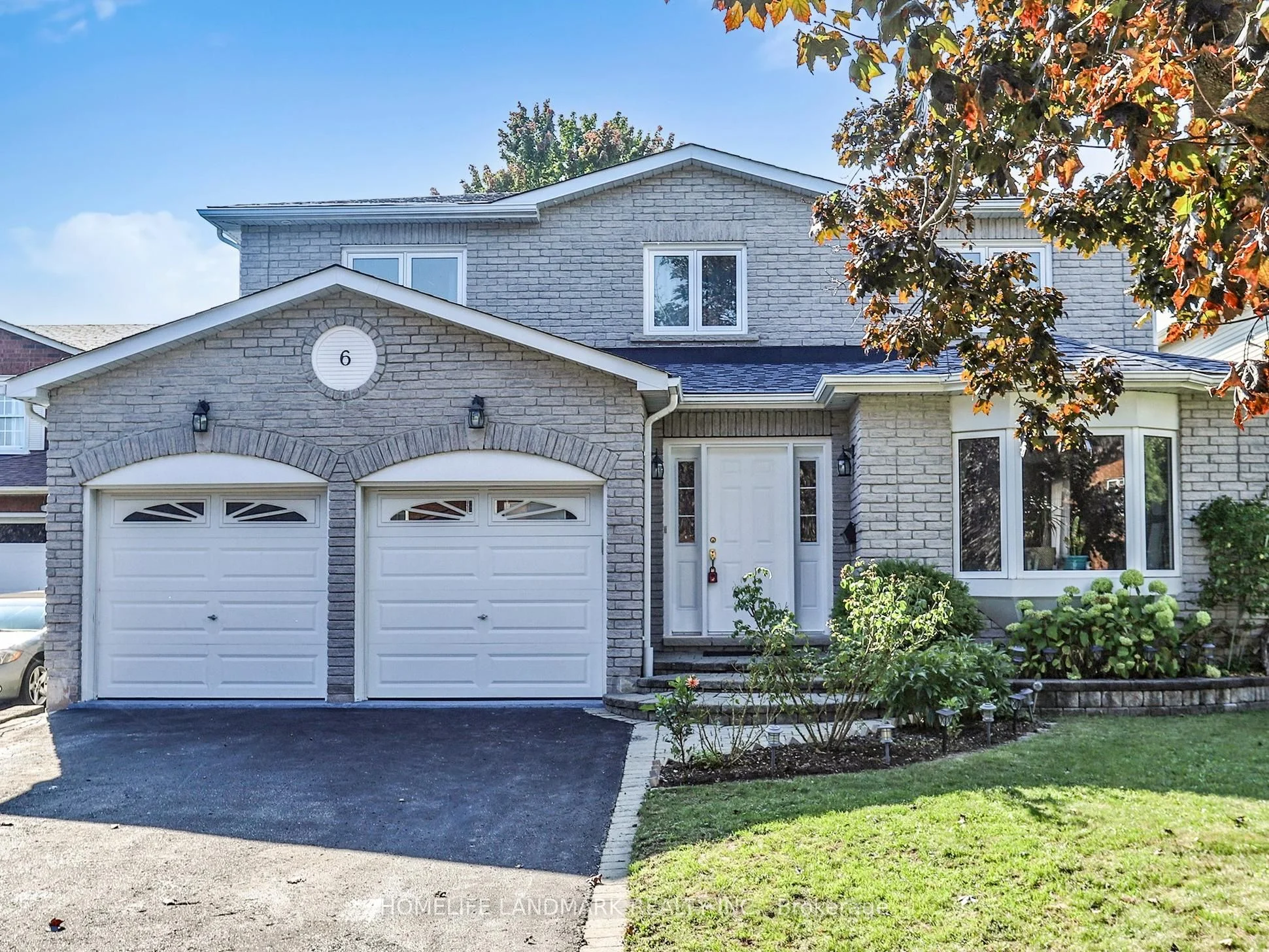 Detached in Whitby