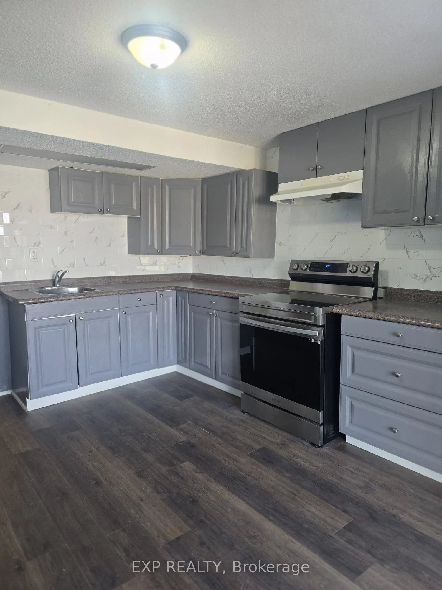 2113 Theoden Court, Pickering, ON L1X 1Z6