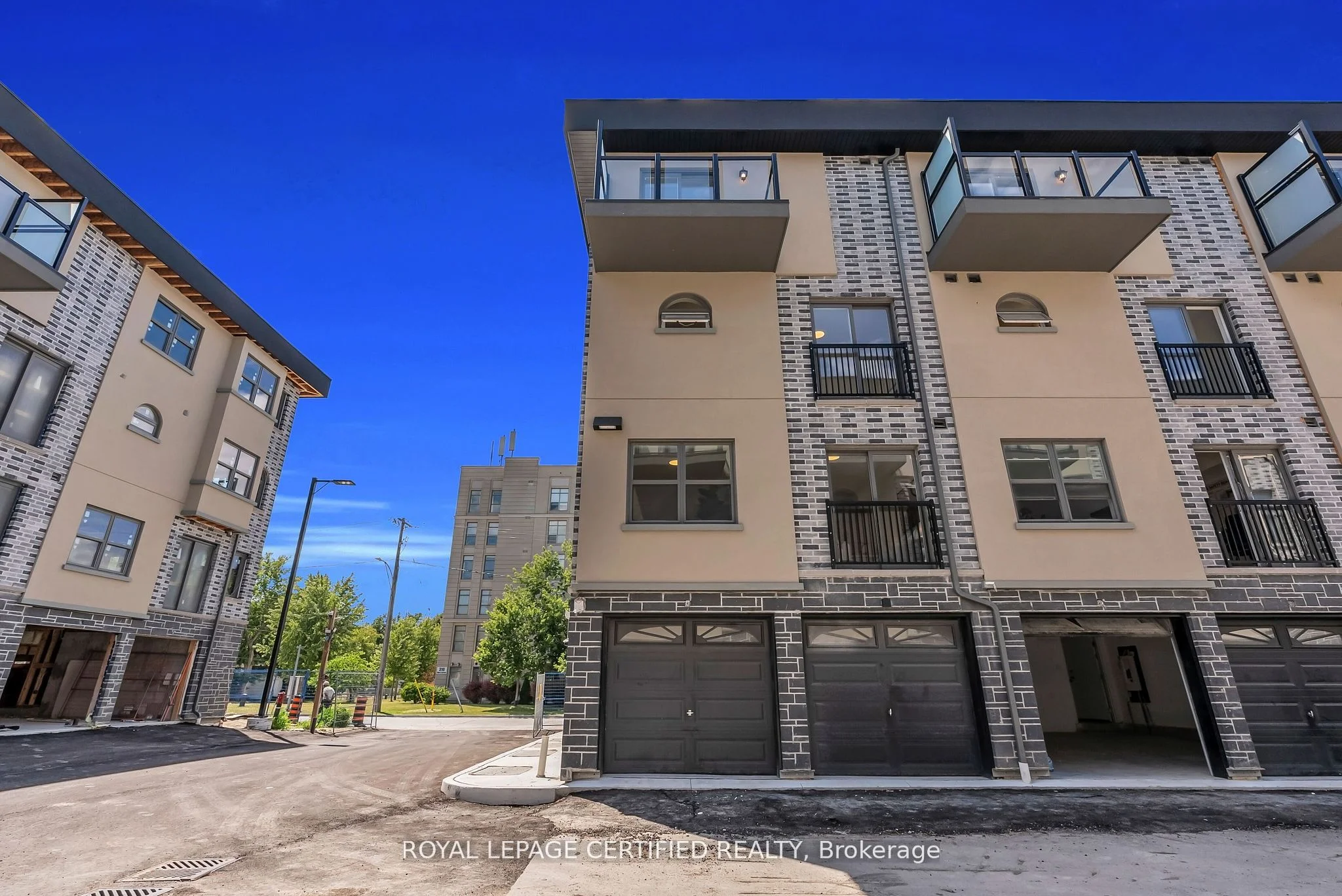 400 Mary Street E 38, Whitby, ON L1N 2P8
