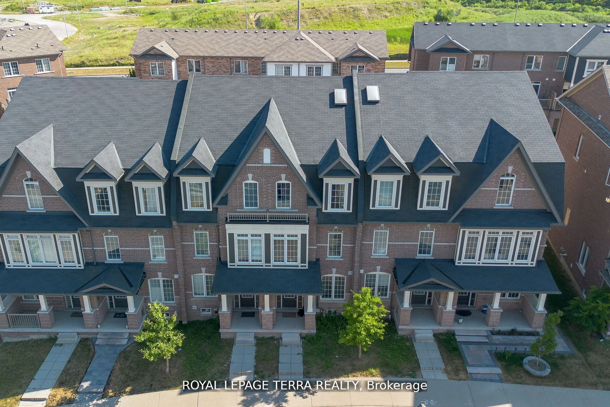 8 Graywardine Lane, Ajax, ON L1Z 0R9