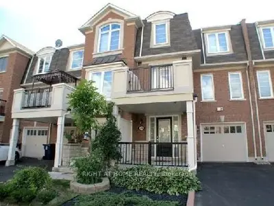 Att/Row/Townhouse in Toronto