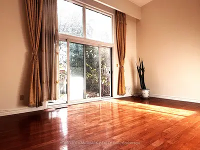 Condo Townhouse in Toronto