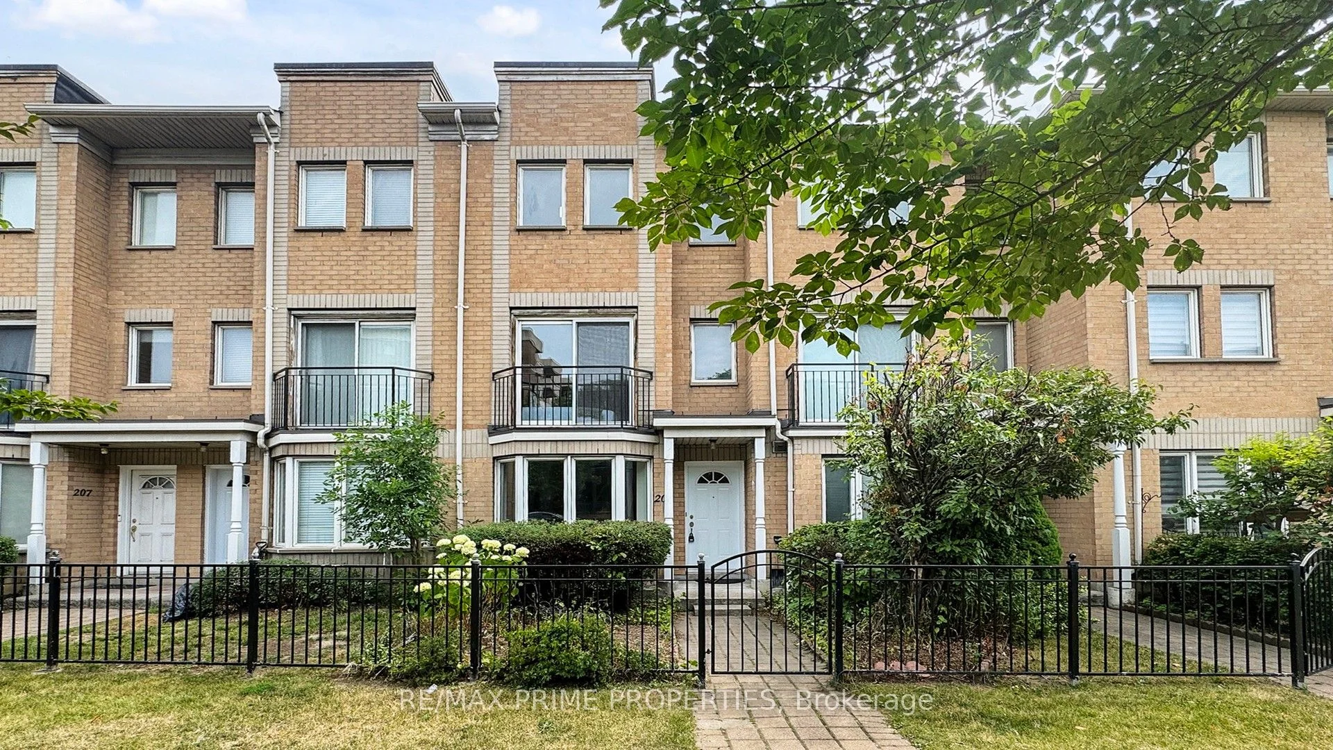 19 Rosebank Drive 205, Toronto E11, ON M1B 5Z2