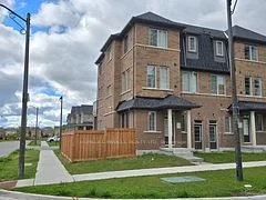 Att/Row/Townhouse in Oshawa