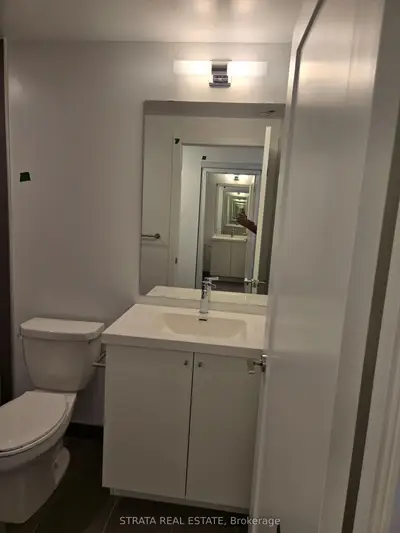 Condo Apartment in Oshawa