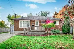 28 Keewatin Street S, Oshawa, ON L1H 6Y8