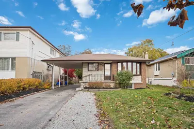 Duplex in Oshawa