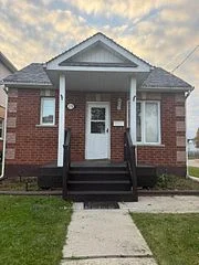 270 Verdun Road W Main, Oshawa, ON L1H 5T3