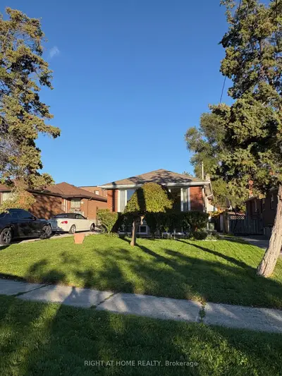 Detached in Toronto