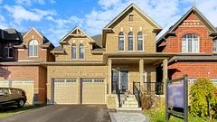 Detached in Whitby