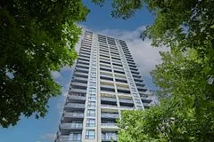 Condo Apartment in Pickering