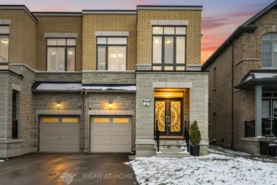 Semi-Detached in Whitby