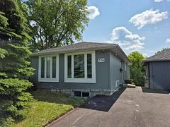 Duplex in Oshawa