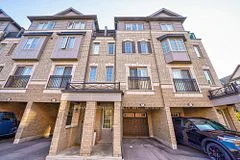 Att/Row/Townhouse in Oshawa