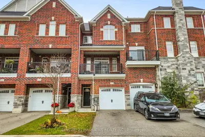 Att/Row/Townhouse in Pickering