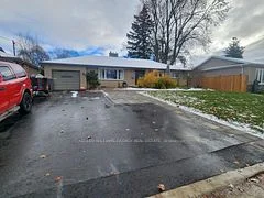 737 Law Street Lower, Oshawa, ON L1G 4M3
