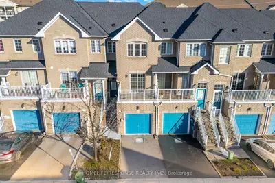 Condo Townhouse in Toronto