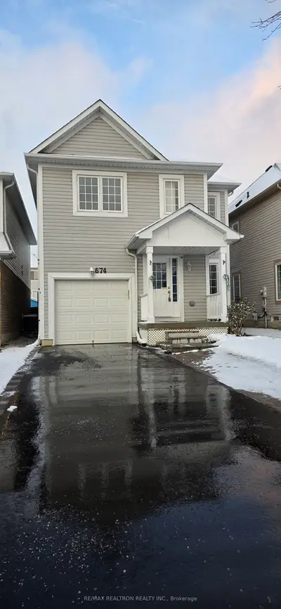 Detached in Oshawa