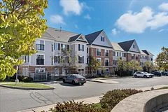 106 Aspen Springs Drive 308, Clarington, ON L1C 5N7