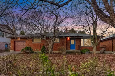 Detached in Pickering
