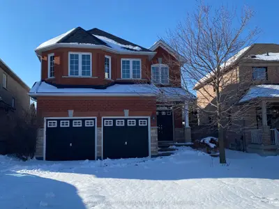 Detached in Whitby