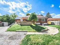 Detached in Oshawa